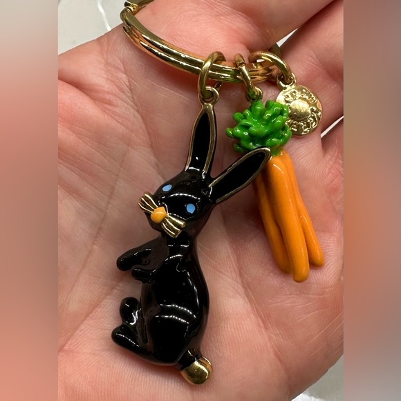 NWOT J. CREW Adorable Enameled Rabbit & Carrot Keychain - Picture 7 of 7